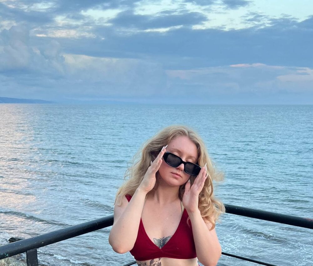 sexcam3d.net Veronica_Scott livesex profile in blond-hair cams
