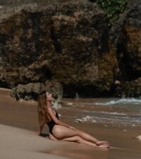 petite_island's webcam live show