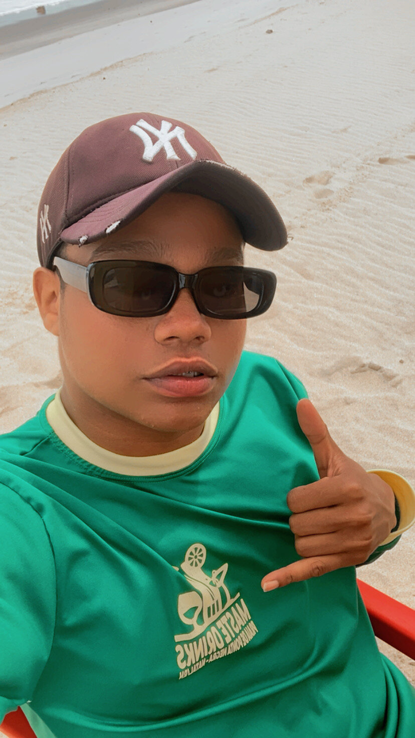 black_Ferraz