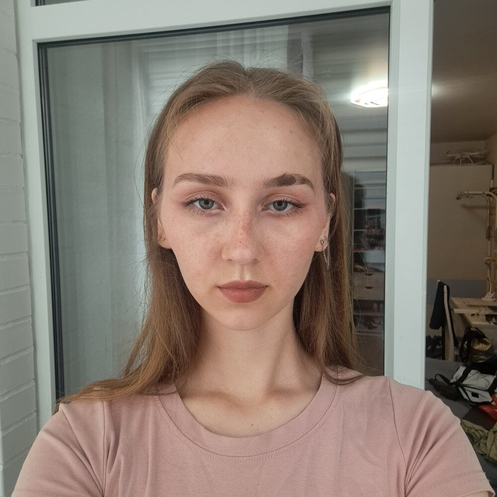 alisa_win from stripchat