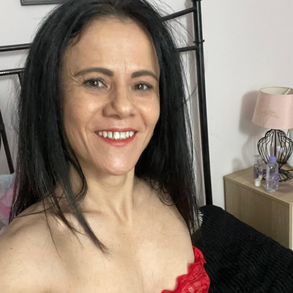 brianaflynt from stripchat