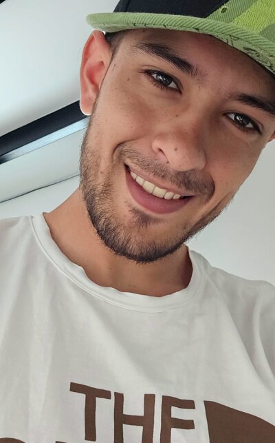 derek_set from stripchat