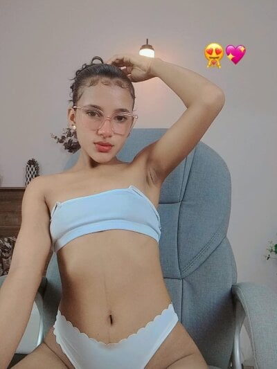 Veronica_Skinny_aws