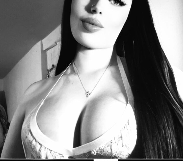 bbyscarlett élő XXX-chatje