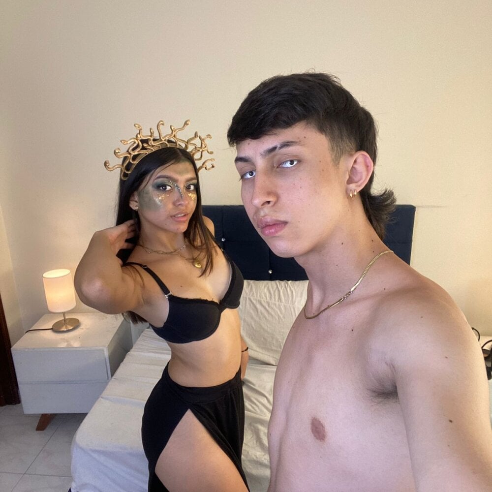 Watch  Aly_and_Piere live on cam at StripChat