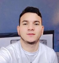 Latin_Boy24's webcam live show