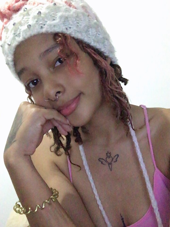 Live sex webcam photo for ashanntii #292803357