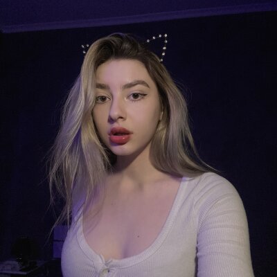 hot_girls_meeow 🥋 live cam