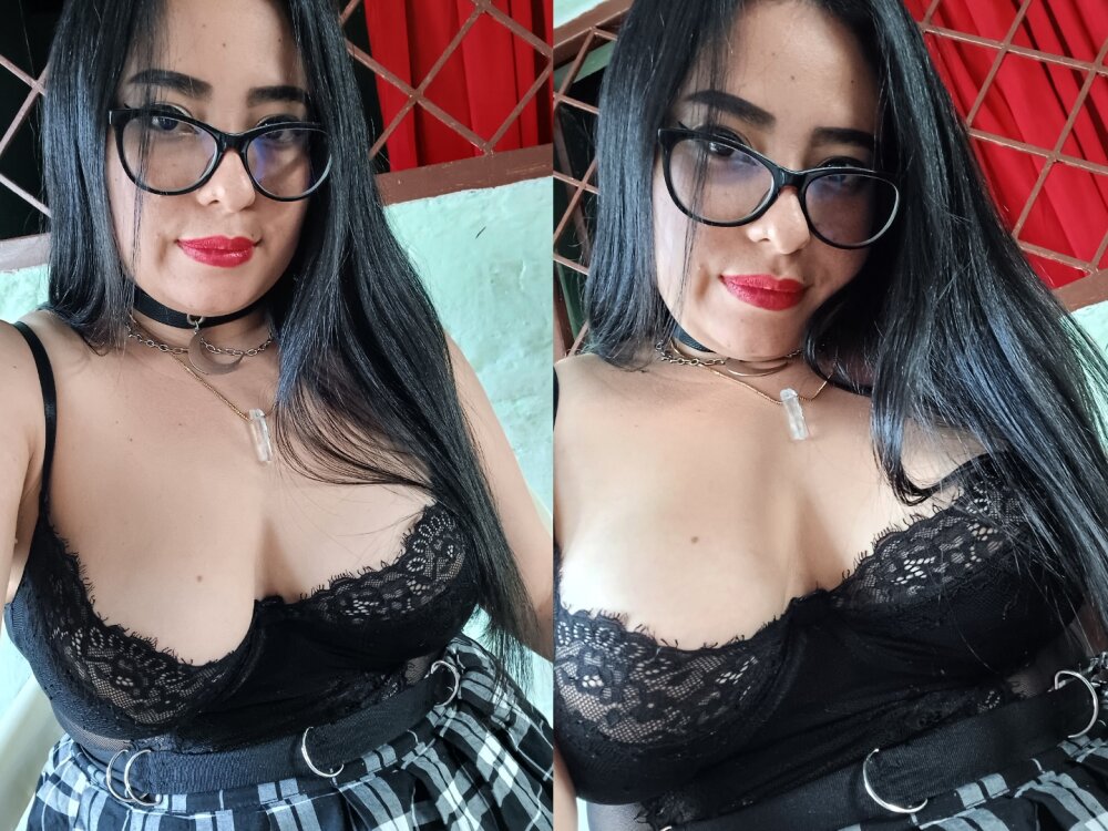 lalyth96 webcam livesex profile on livesex.fan