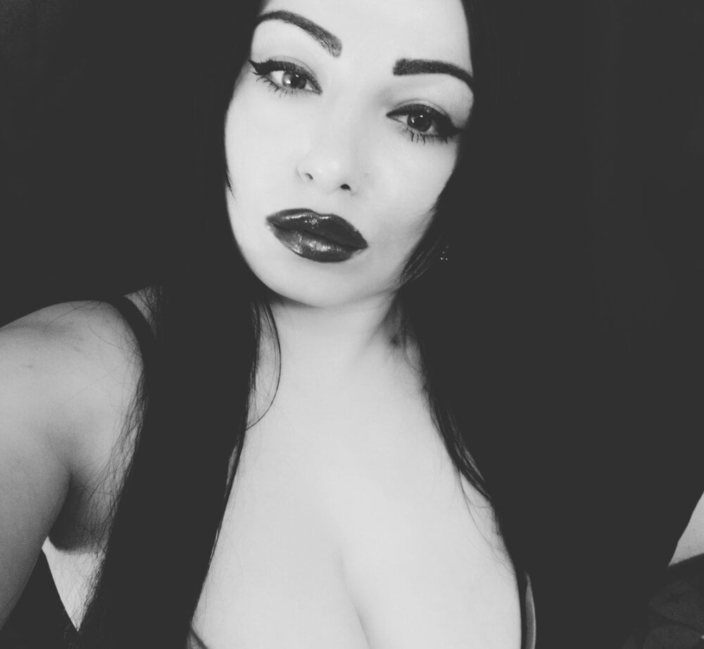 onaircams.com renee_cherry livesex profile in canada-dont-ask-where cams