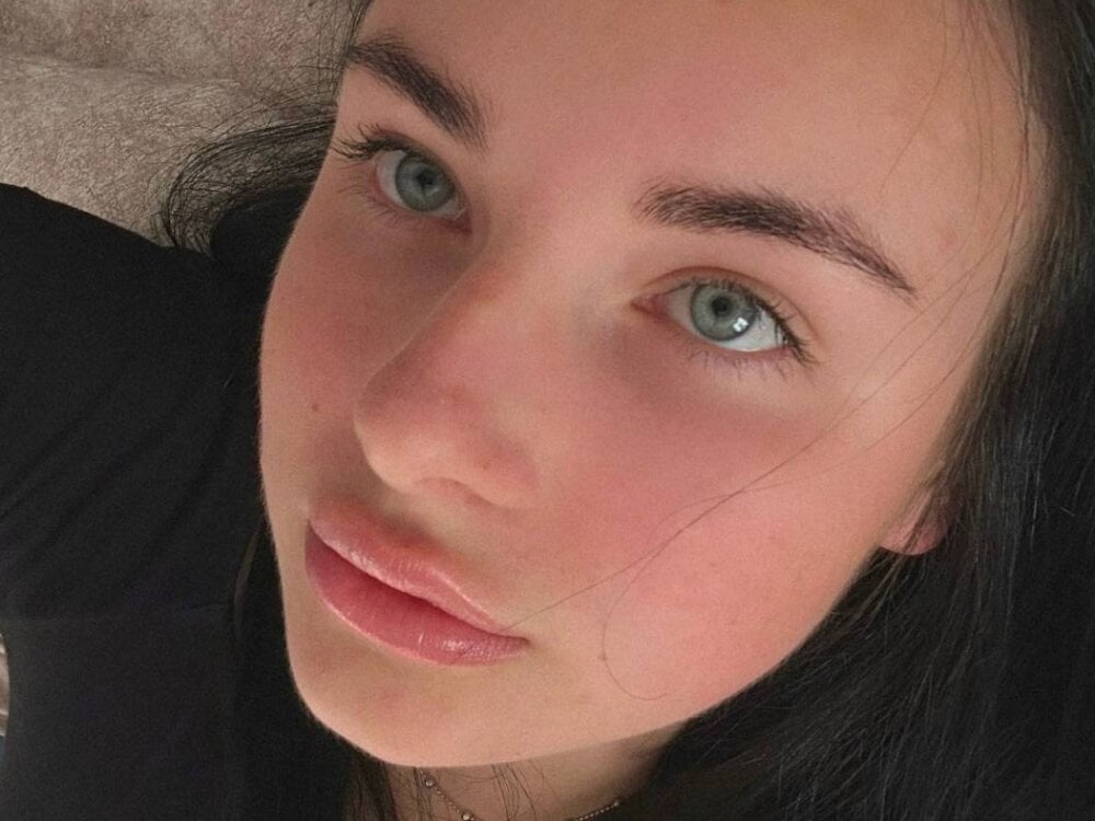 6livesex.com kirunya livesex profile in e cams
