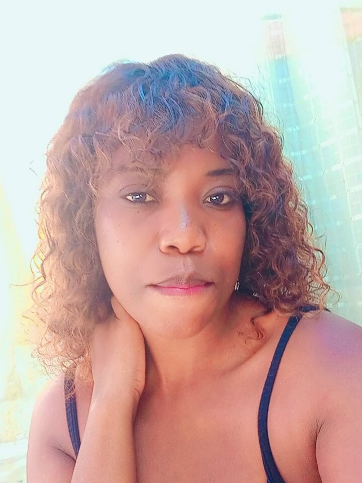 sexcams-joy.com thembi92 livesex profile in catholic cams