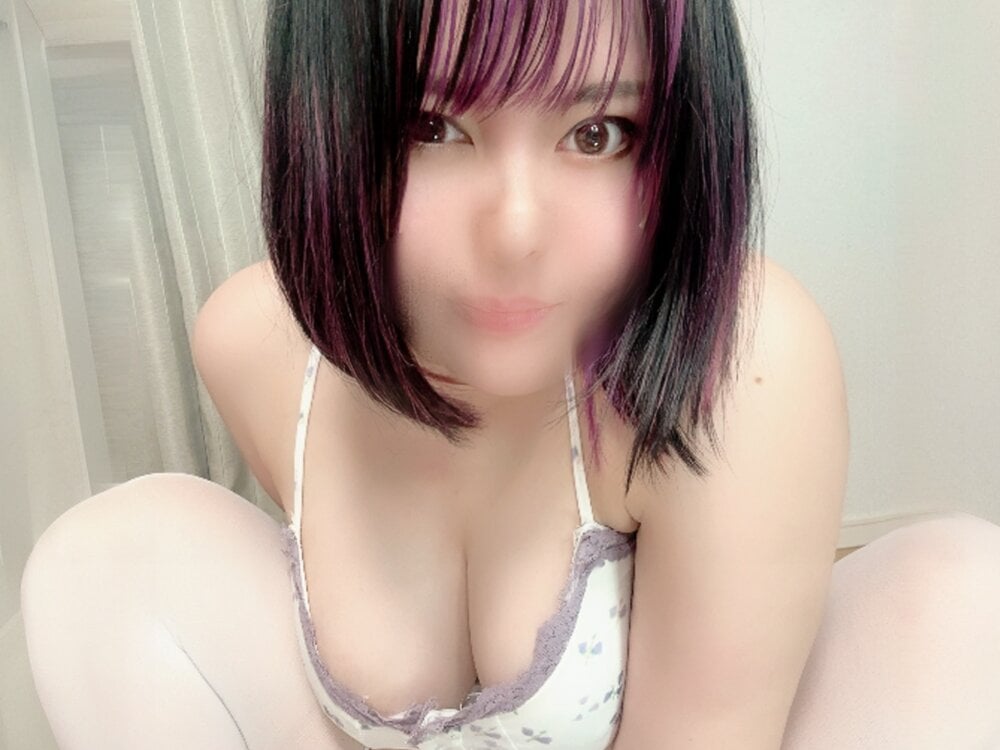 mi_chat live cam model at StripChat