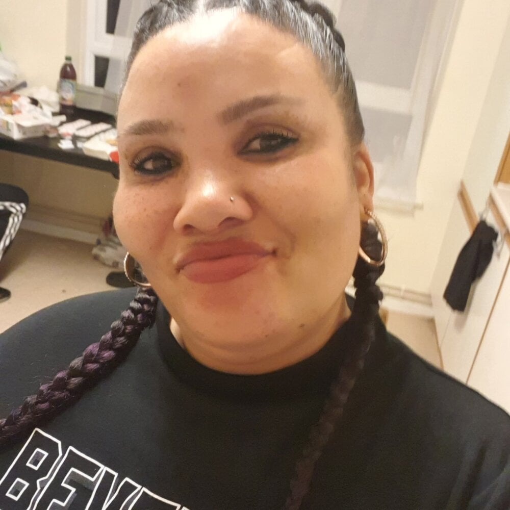 watchgirlcam.com curvy-nthabi_x livesex profile in nicas-universe cams