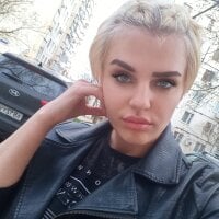 Adele_Estella অফলাইন চ্যাট রুম