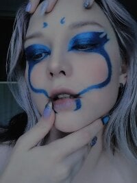 LauraBlackf's Offline Chat Room