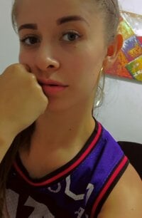 Julieta_Smitth's Offline Chat Room