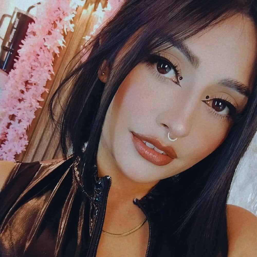 nanda_vixen from stripchat