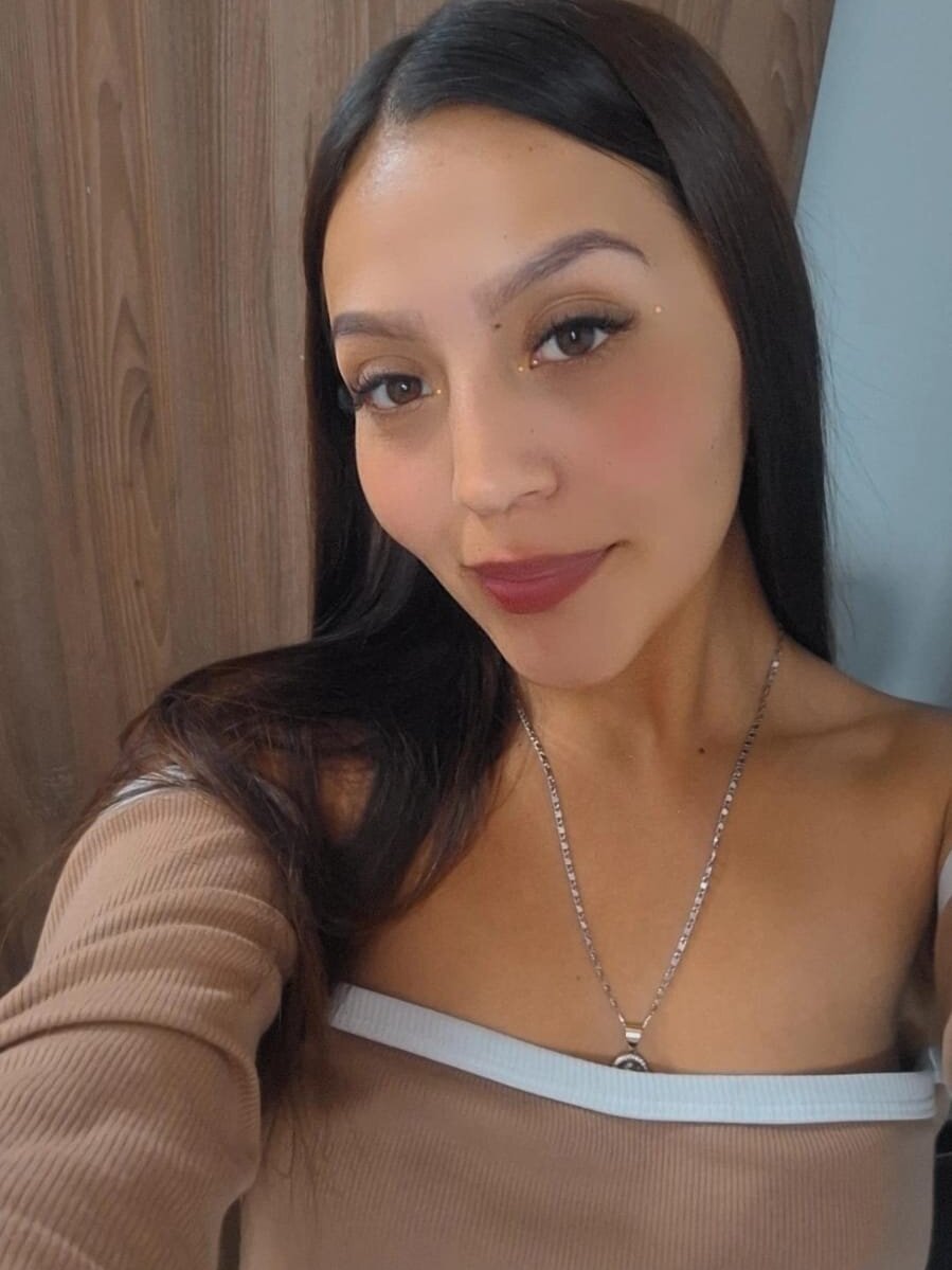 emily-7_ from stripchat