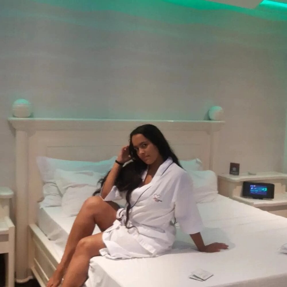 elisa120 from stripchat