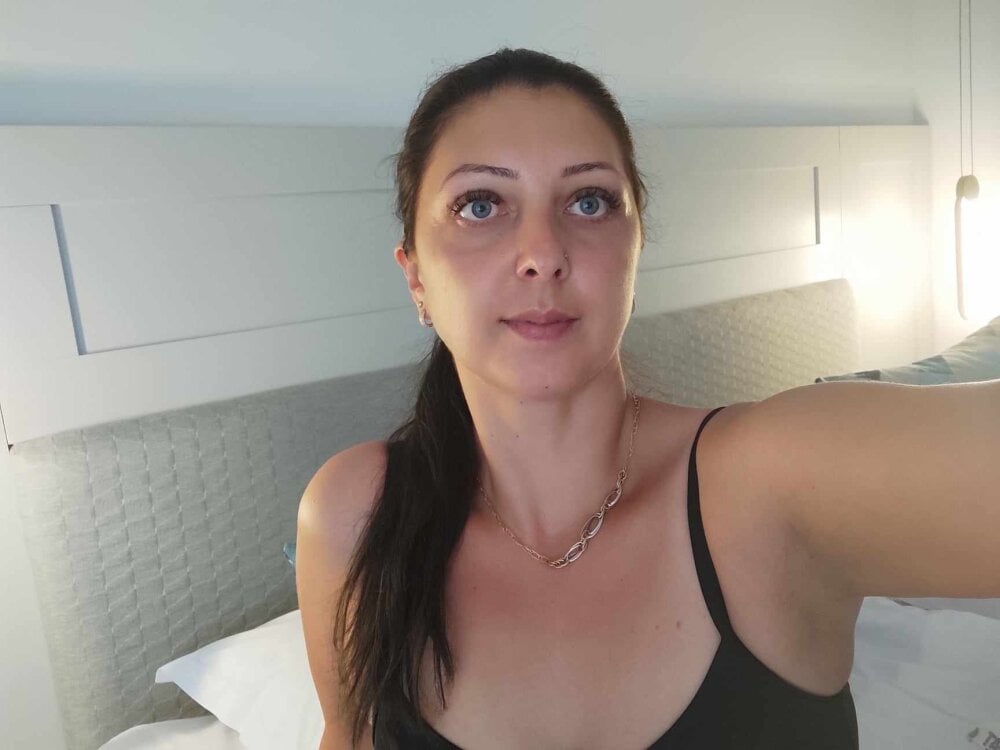 Live sex webcam photo for DivinSandra #289953065