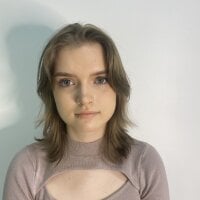 GillBriccee's Offline Chat Room