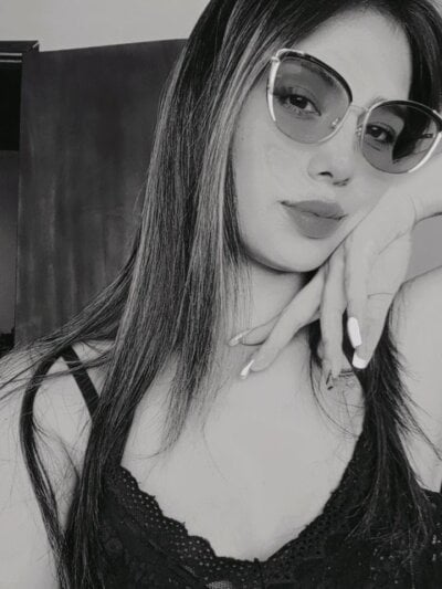 PaolaMendez_ Couple Deepthroat Cam XXX