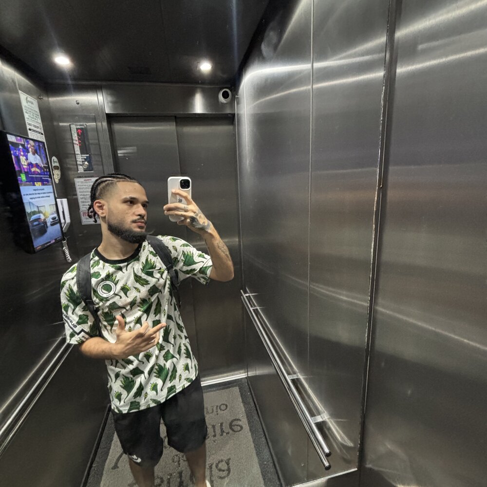 bandidocaro from stripchat