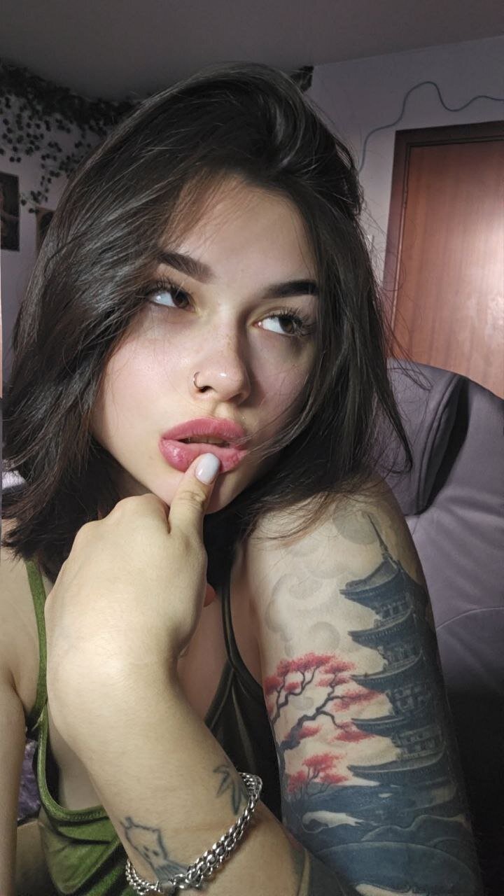 kira_kick