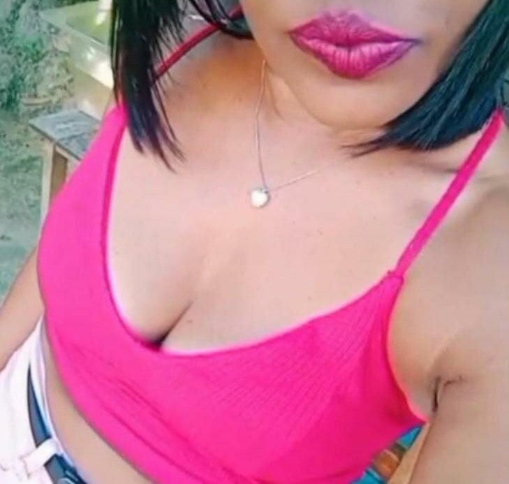 247camsex.com dini30 livesex profile in portuguese cams