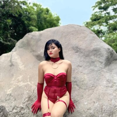 naughtyhothailey on StripChat