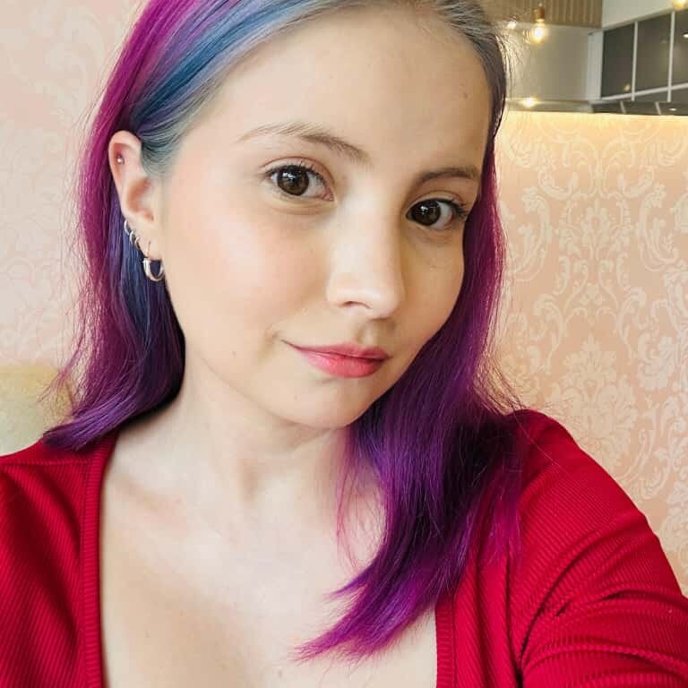 247camsex.com sabrinakitty_ livesex profile in colorful-hair cams