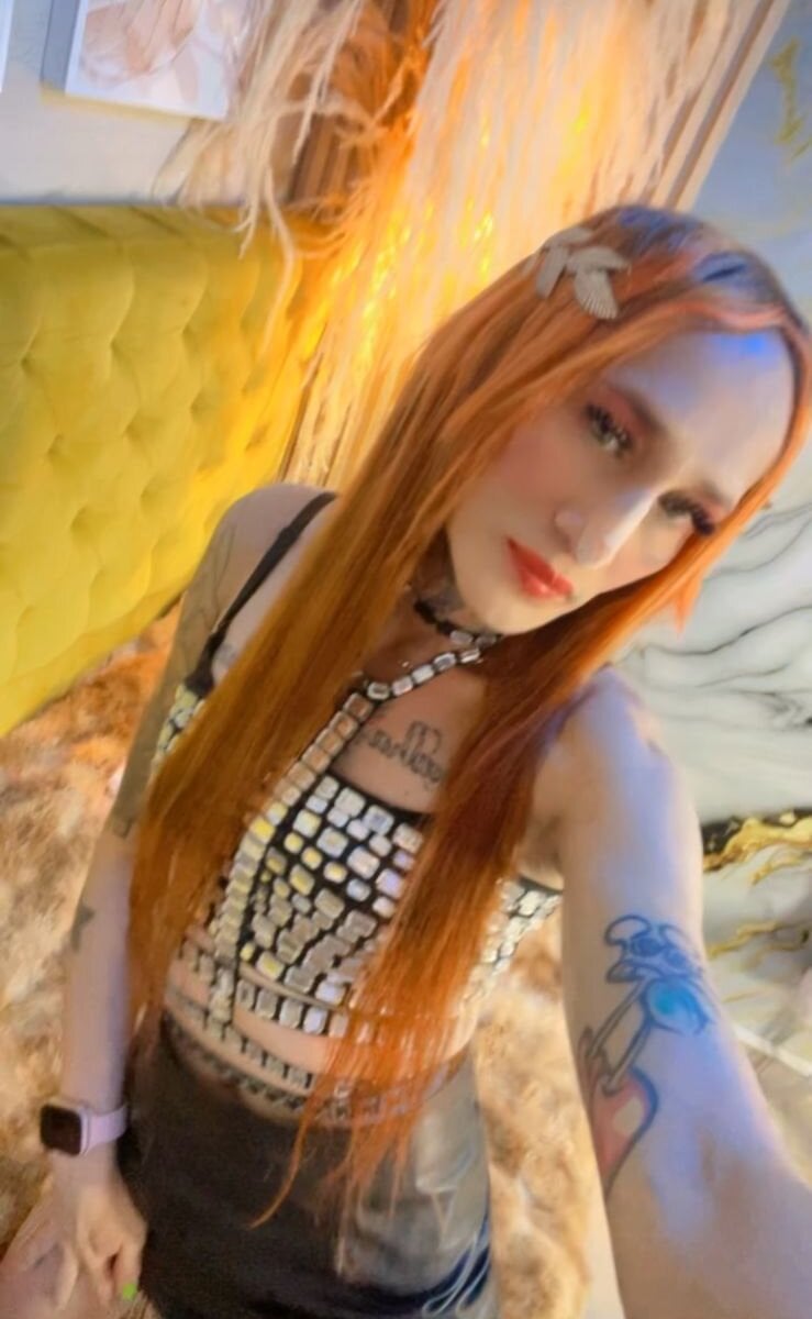 MeghanFoxx_ profile