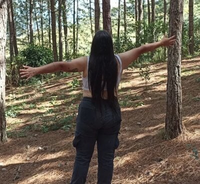 Danni_Foster
