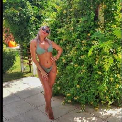 Blondie_Sasha