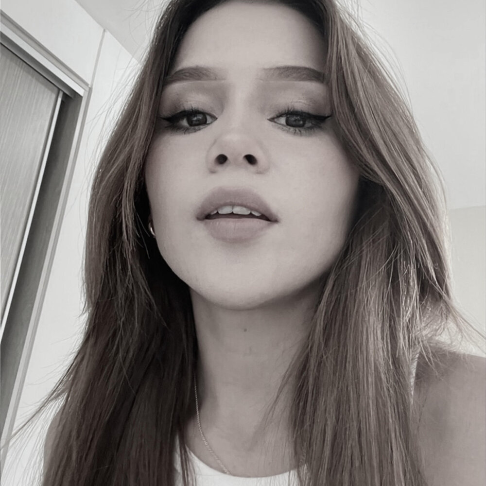 alexandraa-16 🖤 webcam chat