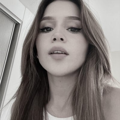 alexandraa-16 🖤 webcam chat
