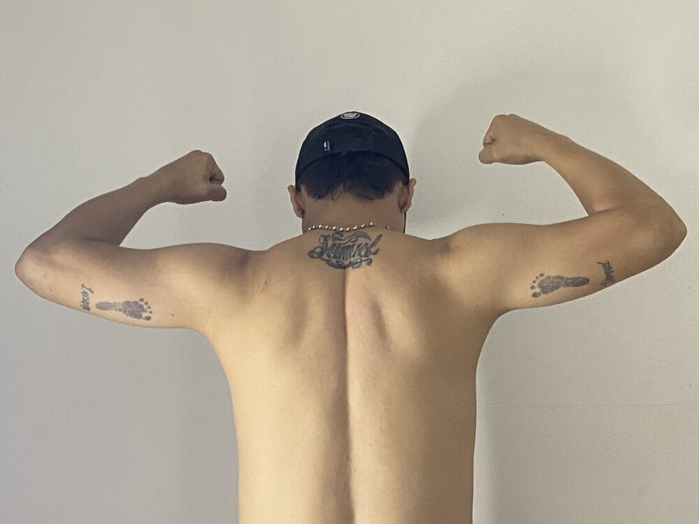 demon_salvatore_ from stripchat