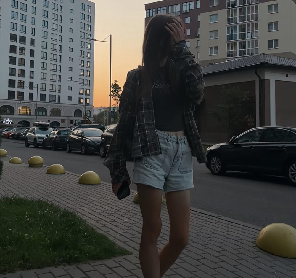 cam-performer.com elsiekuhlmann livesex profile in but-was-born-in-narva cams