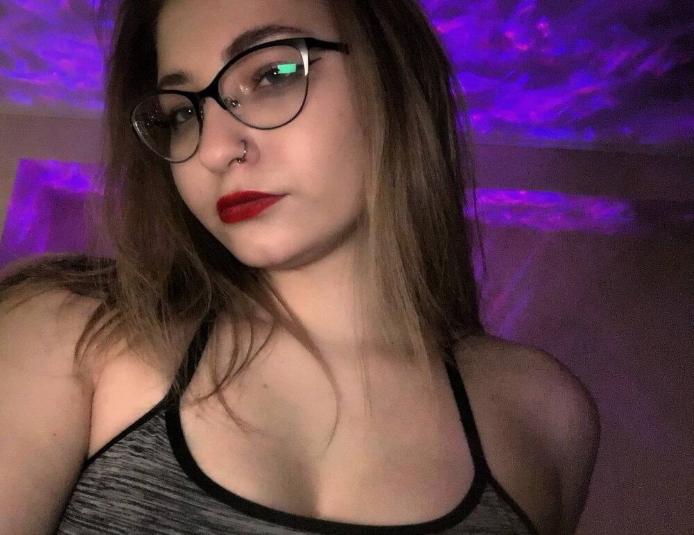 zanasweetpeach from stripchat