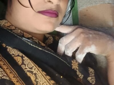 cute-huma from stripchat