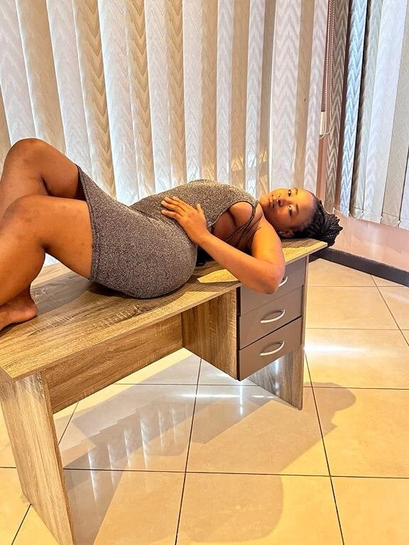 sexcityguide.com sexyameena2002 livesex profile in gotham-i-saving-people-from-loneliness cams