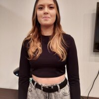 tiona_pose's Offline Chat Room