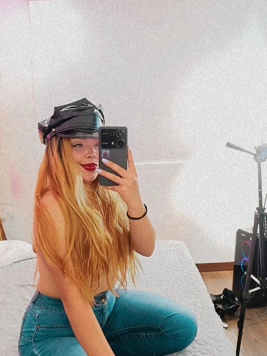 Tinymodel nicole