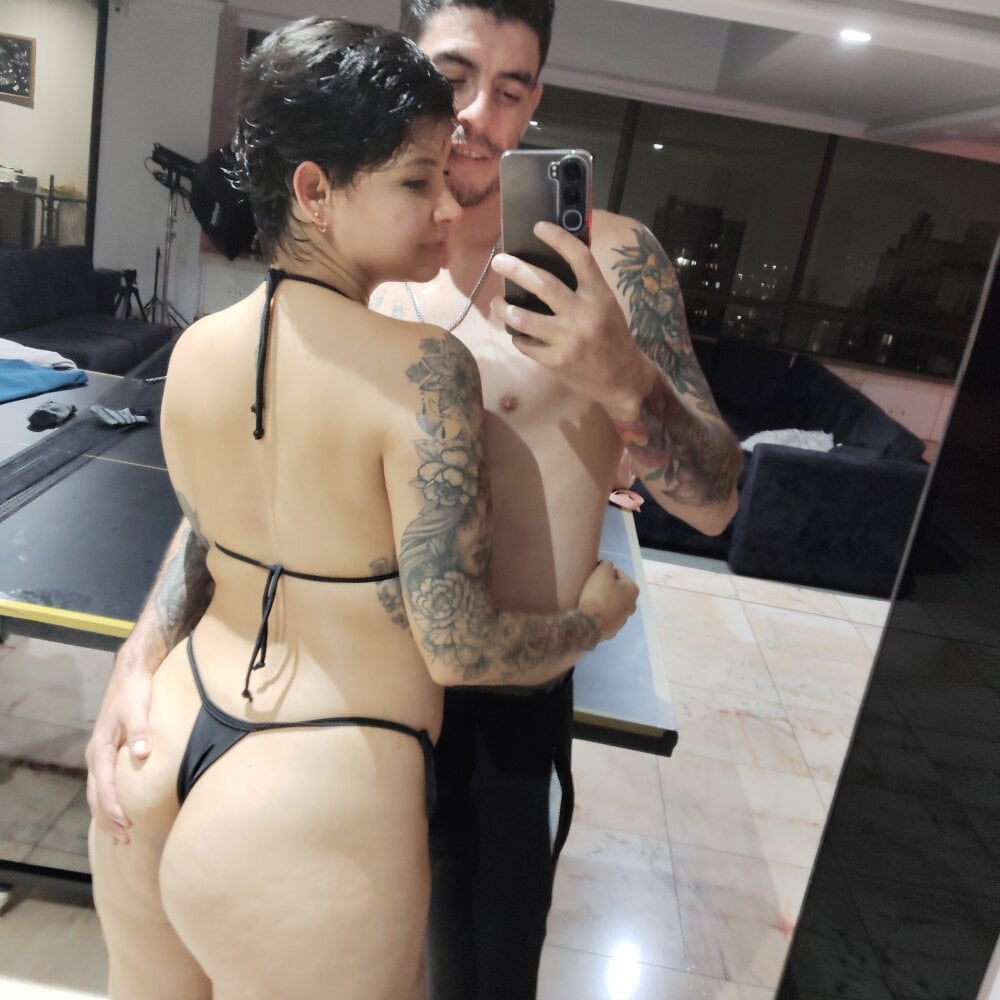 blue_and_damian from stripchat