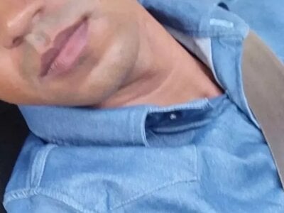 Pauzaogost_fortaleza Live Cam on StripChat