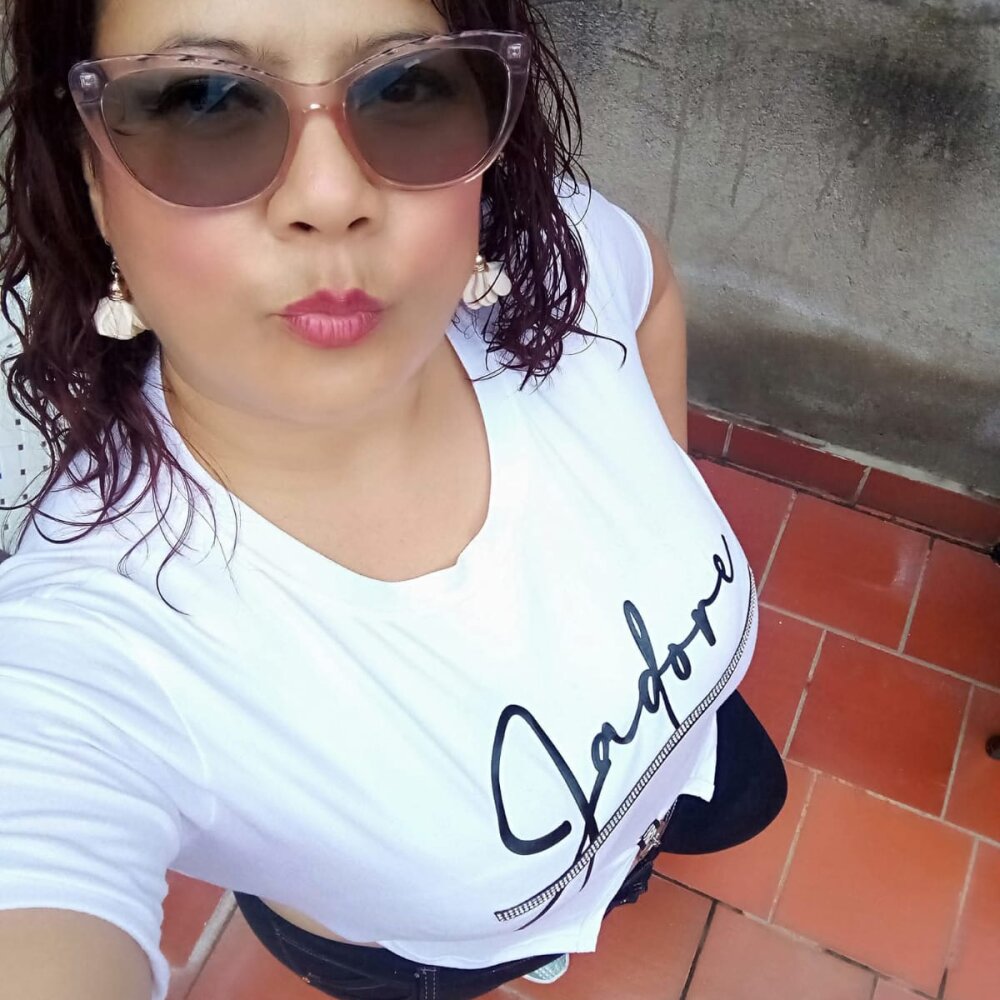 stripchat chloe_cherry_ webcam profile pic via 6livesex.com