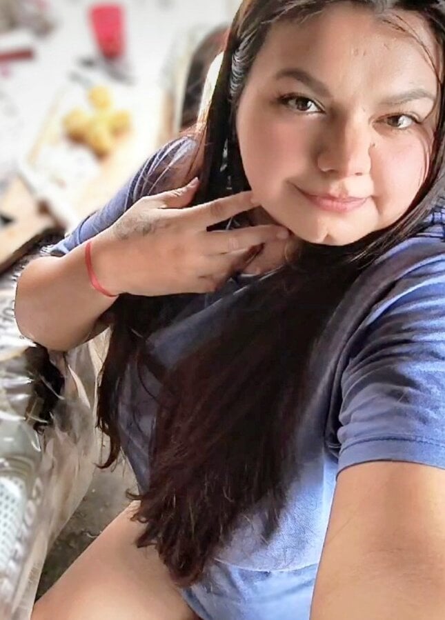 mega-camsex.com reynaafro93 livesex profile in spanish cams