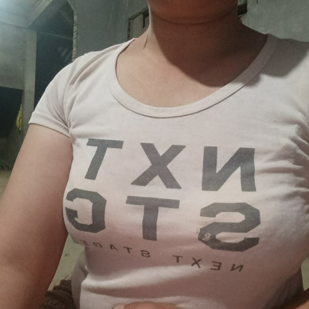 Watch phunphun live on cam on StripChat