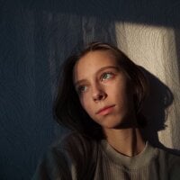 LeonaCeld's Offline Chat Room